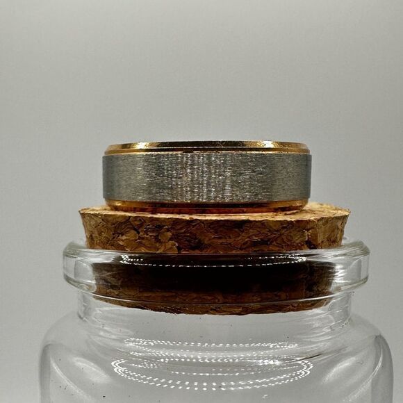 Men's size 14 yellow gold tone and brushed silver tone ring, wedding band! - Picture 3 of 11